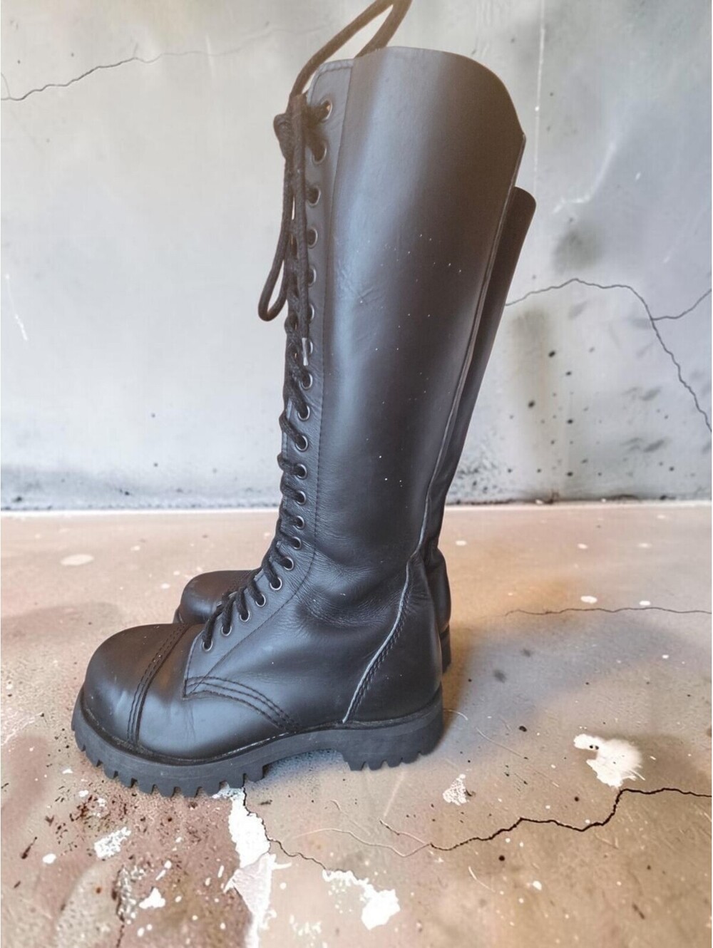 Vintage 90s Shellys of London 20-Eyelet Ranger Boots Steel Toe Black Leather [4]